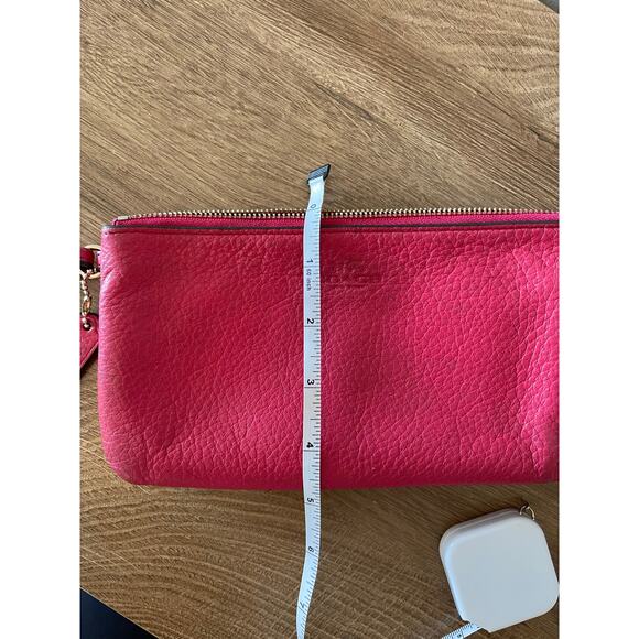 Red coach pebbled leather wristlet - Picture 7 of 9